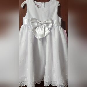 White toddler girls lace dress